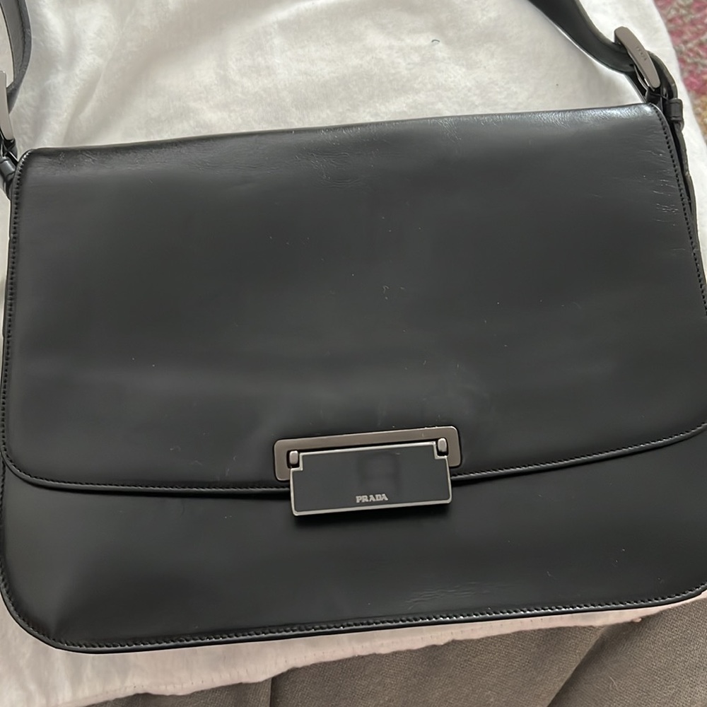 Authentic Prada shoulder bag- vintage like new